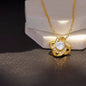 Collar con nudo de amor dorado "A mi bella hija: endereza tu corona"