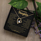 Collar de corazón de oro con el mensaje "A mi hermosa hija: endereza tu corona"