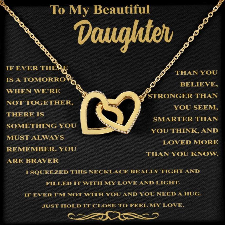 Collar de corazones entrelazados en oro "A mi bella hija: endereza tu corona"